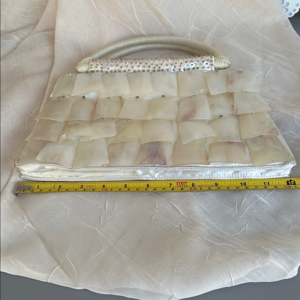 Statement piece genuine mother of pearl purse real pearl - Picture 4 of 12